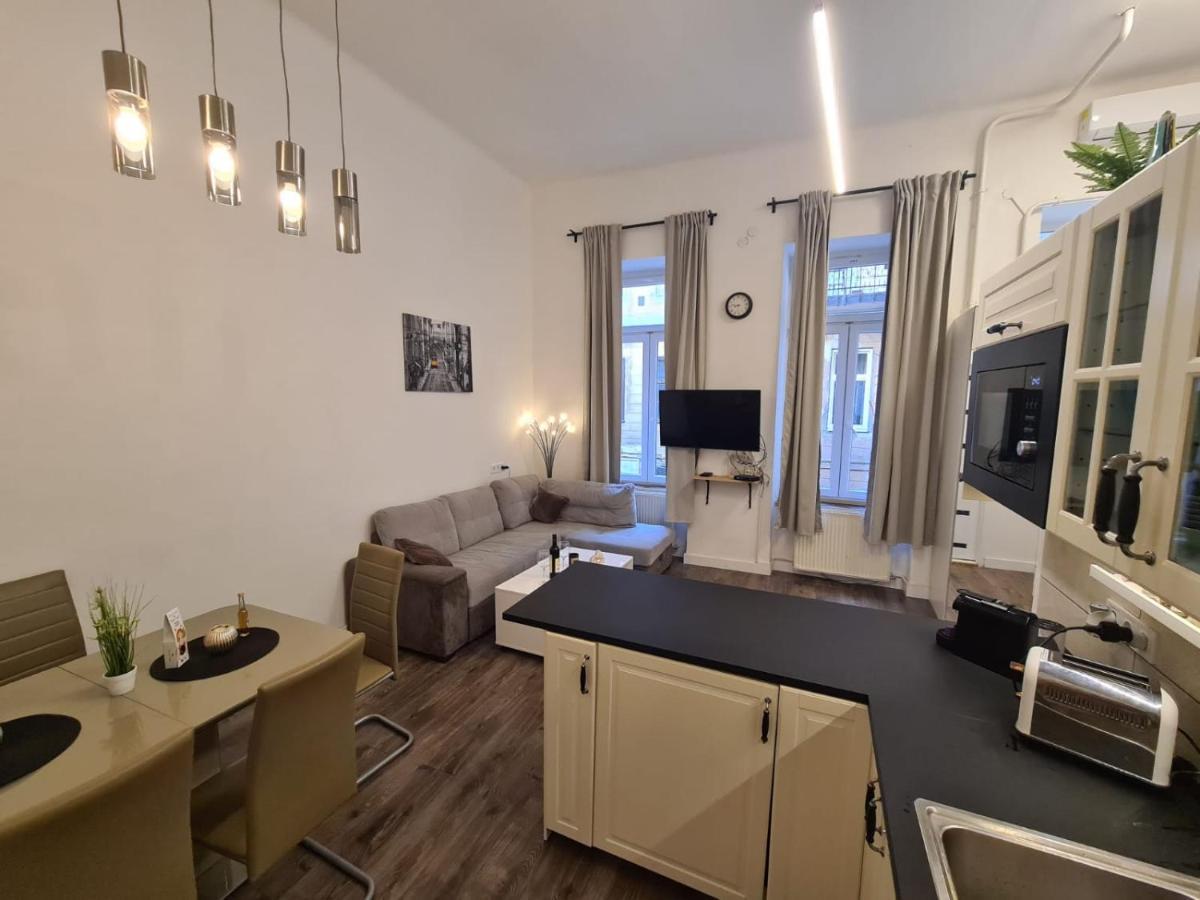 בודפשט Akacfa Boutique Apartment מראה חיצוני תמונה