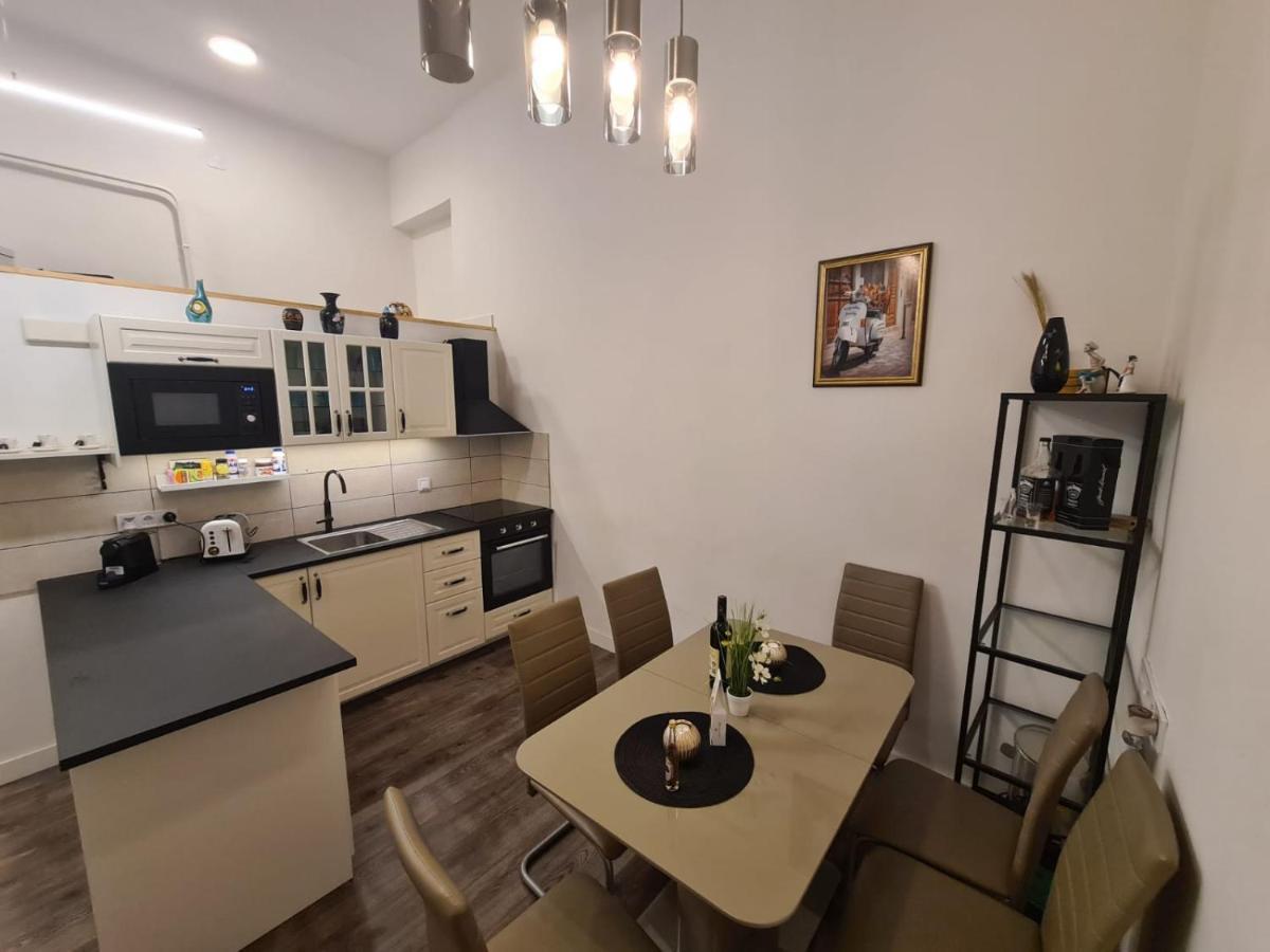 בודפשט Akacfa Boutique Apartment מראה חיצוני תמונה